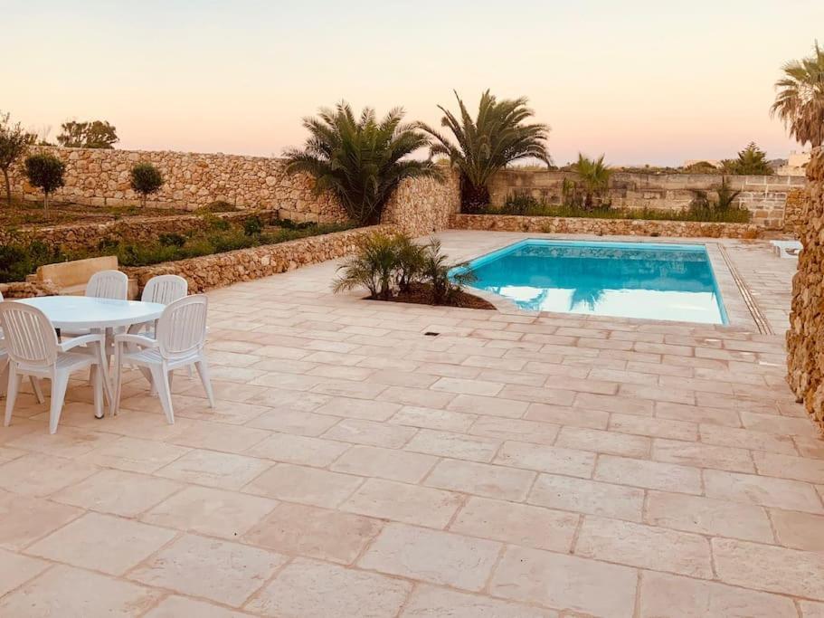 Farmhouse Villa With Large Pool And Garden In Gozo Għarb Kültér fotó