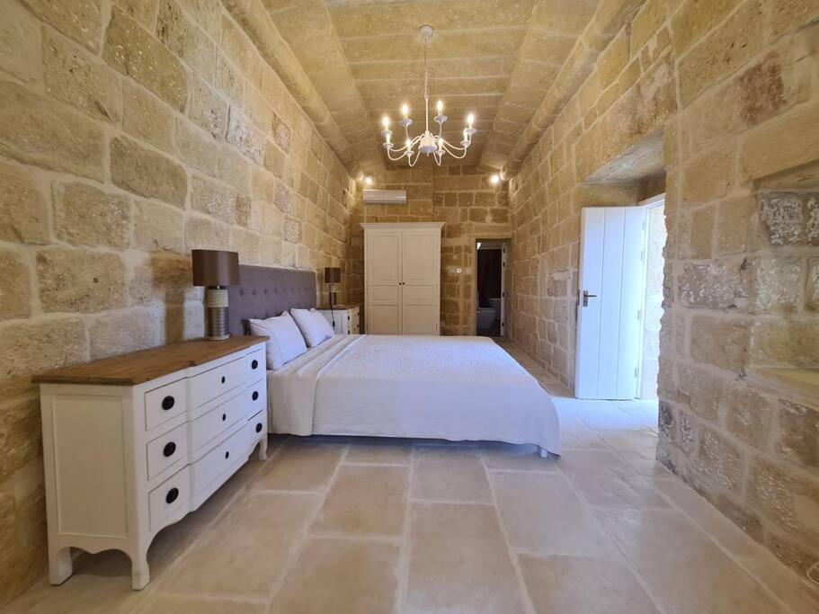 Farmhouse Villa With Large Pool And Garden In Gozo Għarb Kültér fotó