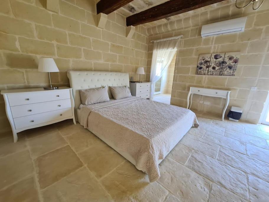 Farmhouse Villa With Large Pool And Garden In Gozo Għarb Kültér fotó
