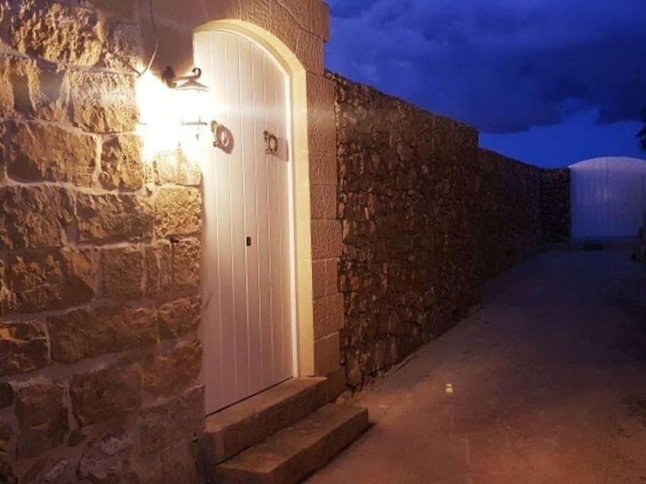 Farmhouse Villa With Large Pool And Garden In Gozo Għarb Kültér fotó