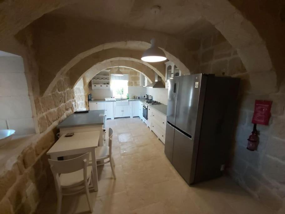 Farmhouse Villa With Large Pool And Garden In Gozo Għarb Kültér fotó