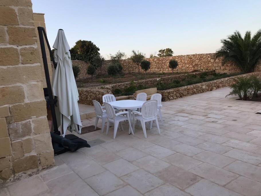 Farmhouse Villa With Large Pool And Garden In Gozo Għarb Kültér fotó
